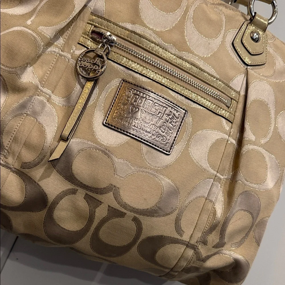 Coach y2k poppy Metallic Gold Logo Shoulder Bag 2 hangtags silver handbag